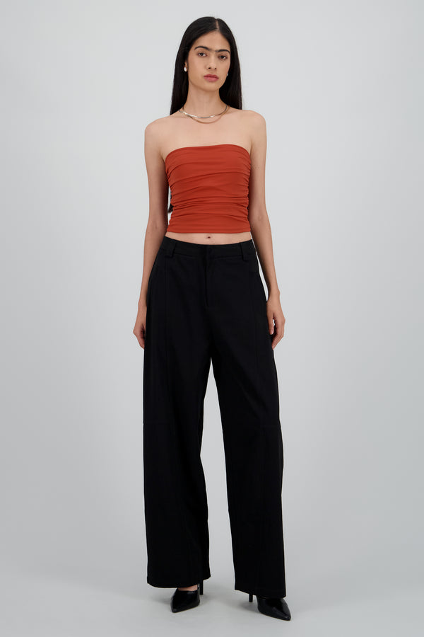 Pantalon amplio detalle pinza